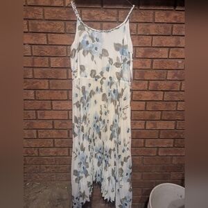 NWT RW&Co Floral Midi Dress in Blue and White